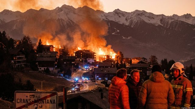 découvrez comment l'association suisse d'assurances analyse les enjeux essentiels d'assurance et de responsabilité face à l'incendie majeur de crans-montana, mettant en lumière les défis pour les sinistrés et les assureurs.