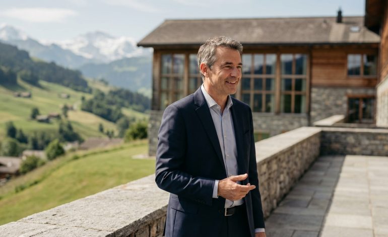 le fondateur du forum économique mondial s'engage activement pour assurer la pérennité et le succès futur de cet événement majeur en suisse.
