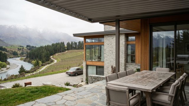 découvrez l'élégance de l'immobilier sur mesure entre la suisse et la france. vivez le luxe absolu grâce à des biens exclusifs alliant raffinement et emplacement privilégié.