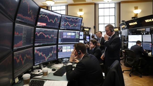 wall street recule de 1 % en raison des tensions croissantes au moyen-orient et des inquiétudes renforcées concernant le marché du crédit.