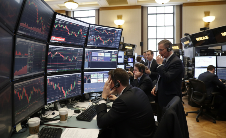 wall street recule de 1 % en raison des tensions croissantes au moyen-orient et des inquiétudes renforcées concernant le marché du crédit.