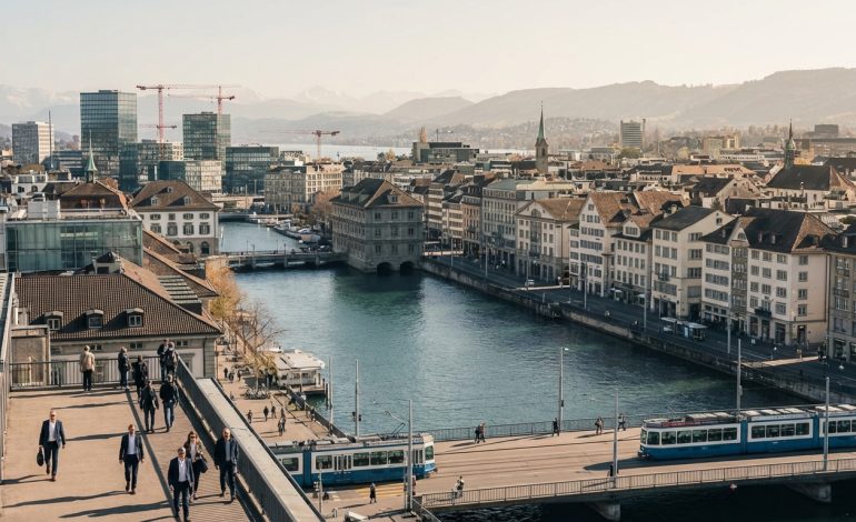 découvrez comment la suisse a atteint la 4e place mondiale en prospérité en 2026, grâce à ses atouts économiques, sociaux et environnementaux.