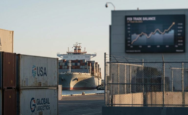 Le déficit commercial des États-Unis en février : un déséquilibre moindre que prévu