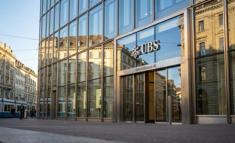découvrez pourquoi la suisse oblige ubs, l'un des plus grands groupes bancaires, à renforcer ses réserves pour assurer la stabilité financière et protéger l'économie nationale.