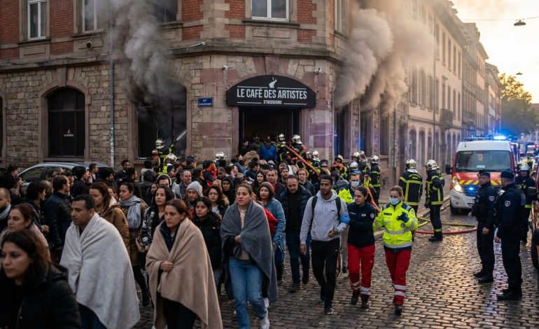 incendie important dans une discothèque à strasbourg, entraînant l'évacuation d'urgence de 750 personnes. suivez les dernières informations sur cet événement dramatique.