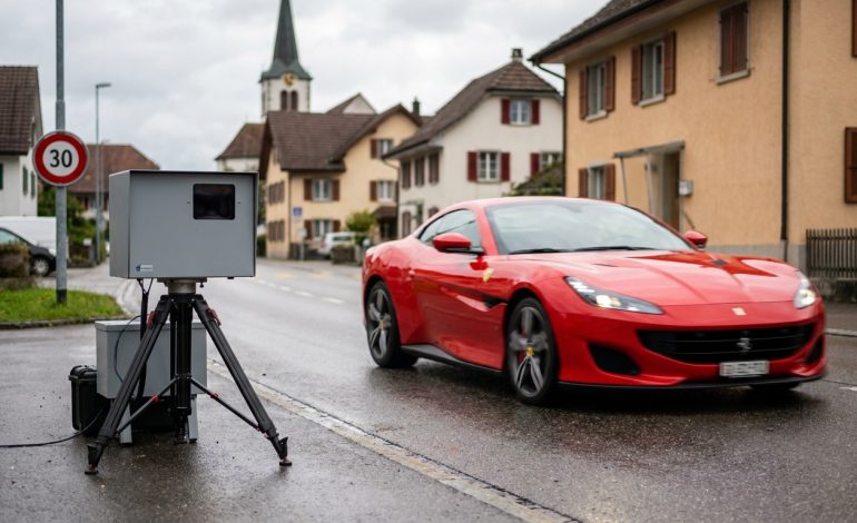 À 74 ans, un conducteur flashé à 142 km/h en zone 30 : la Ferrari n’a pas échappé au radar implacable