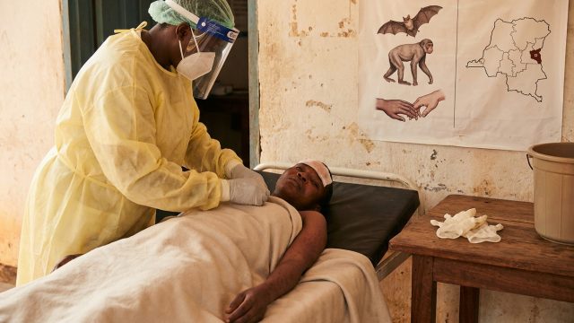 découvrez les symptômes, les modes de transmission et l'origine de l'épidémie d'ebola en rdc pour mieux comprendre cette crise sanitaire majeure.