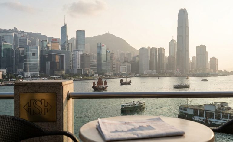 découvrez comment hong kong dépasse la suisse pour devenir la nouvelle capitale mondiale de la gestion de fortune, symbolisant un tournant majeur dans la finance internationale.
