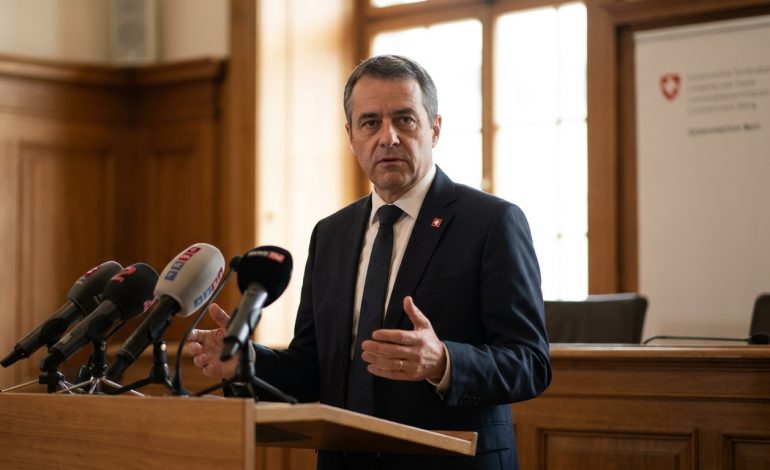 découvrez pourquoi le gouvernement suisse refuse désormais de verser les allocations, une décision qui suscite une forte pression en suisse.