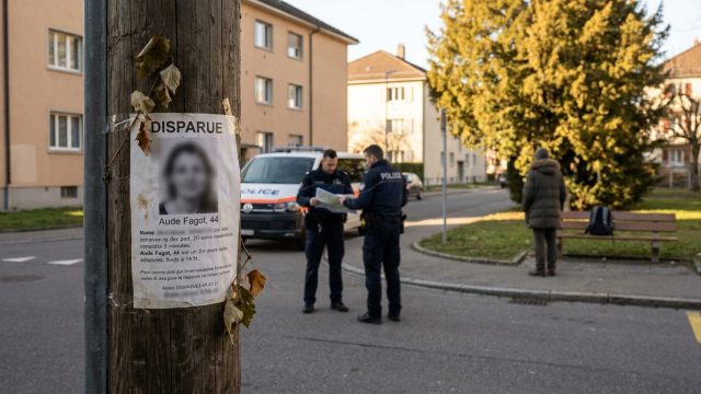 enquête en cours sur la disparition mystérieuse d'aude fagot, infirmière de 44 ans. découvrez les détails et les dernières informations sur cette affaire sans réponse.