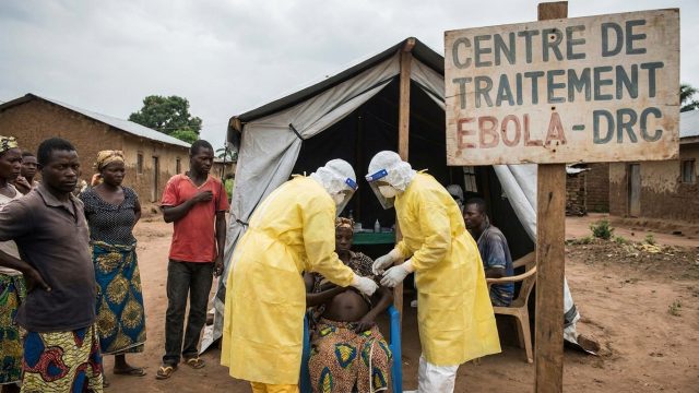 découvrez les dernières informations sur l'épidémie d'ebola en afrique, avec plus de 1 000 décès recensés en rdc et en ouganda. suivez l'évolution de la crise sanitaire et les mesures prises pour endiguer la maladie.