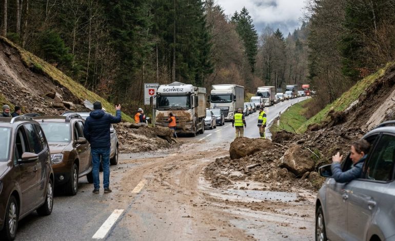 Suisse : Deux coulées de boue provoquent un chaos sur la route, les frontaliers pris dans d’interminables embouteillages
