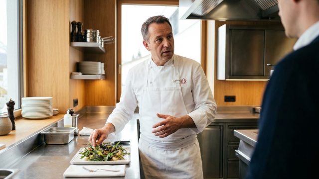 découvrez les secrets d'un chef étoilé et comment travailler pour un milliardaire américain peut vous rapporter jusqu'à 300 000 dollars par an, entre passion culinaire et rémunération exceptionnelle.
