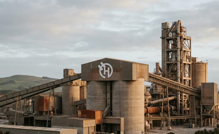 holcim annonce une révision à la hausse de ses objectifs pour 2026, renforçant son engagement envers la croissance durable et l'innovation dans le secteur de la construction.