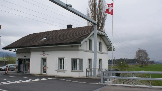 Poste de douane